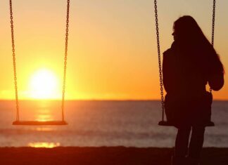 FA là gì? Gợi ý cho bạn những cách giúp nhanh thoát kiếp FA Cách thoát khỏi FA là gì? Đừng đi chơi một mình bạn nhé!