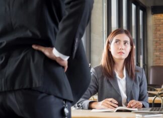 5 kiểu sếp giả tạo chốn công sở: Thở thôi cũng thấy mùi “thảo mai! 5 kiểu sếp giả tạo trốn công sở